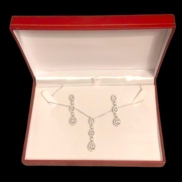 Formal jewelry Silver plated necklace and earring set, new in box - Picture 1 of 7
